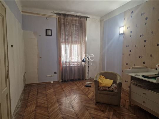 Stan u srcu Vračara u Molerovoj ulici