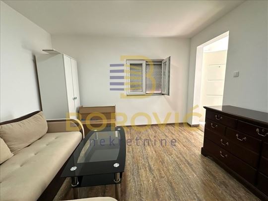 Stara Karaburma, 23m², namešten