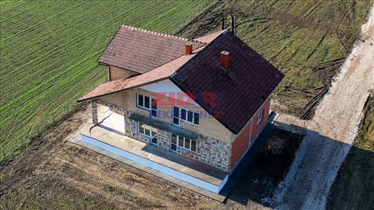 Topola Donja Trešnjevica Kuca 166m2, 13 ari
