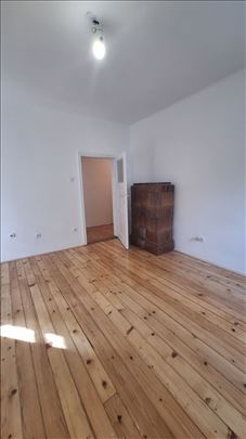Voždovac, prodajemo dvosoban stan u Bože Jankovića