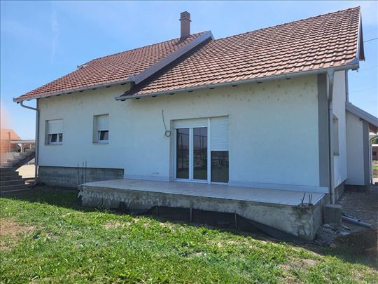 Zemun, Batajnica, nova kuća 152m2 na 10 ari