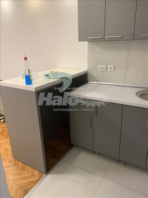 Garsonjera 19m2 Sredjen Komplet sa namestajem.