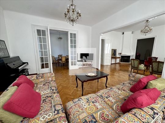 Lux salonski stan u centru grada