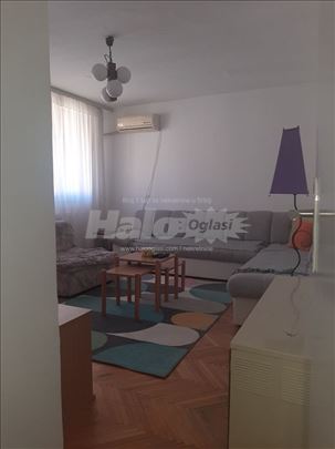 Na Prodaju Namešten Stan 50 m² – B. Parovića Niš