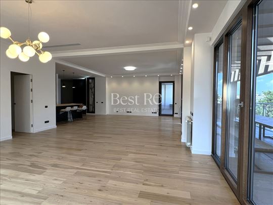 Penthouse sa krovnom terasom od 400m2 - Dedinje