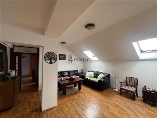 Prostran stan od 88 m² u srcu Zemuna