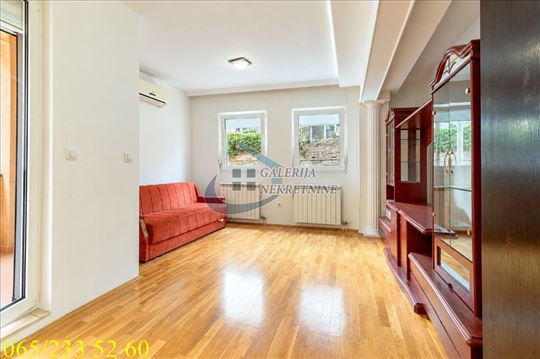 Voždovac, Voždovačka crkva - Gostivarska 62m2