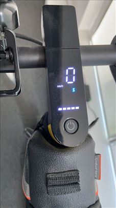 Xiaomi Essential elektricni trotinet (za odrasle)