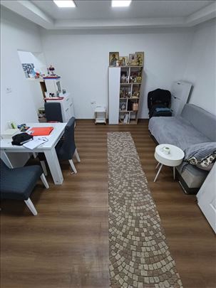 Karaburma, 25m2, Uknjižen, može kredit