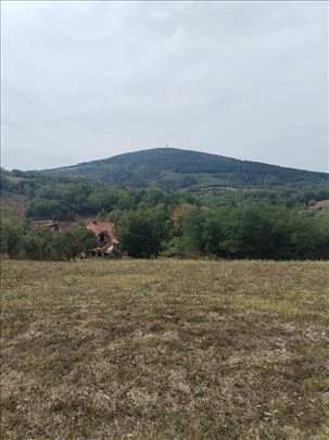 Kosmaj, Nemenikuće, građevinski plac, put