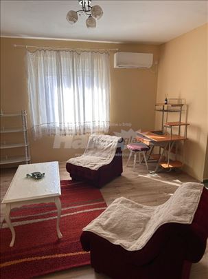 Kuća na odlicnoj lokaciji blizina grada