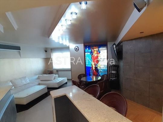 Moderan stan na Južnom bulevaru (walk -in garderob