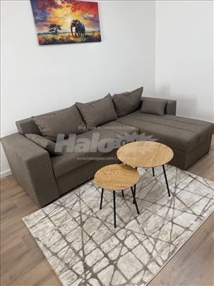 Izdajem potpuno nov stan u Železniku