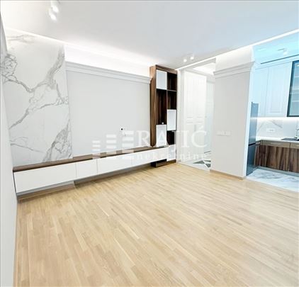 Luksuzan-Zmaja od noćaja(Knez Mihaiova)64m2,3.0 #4