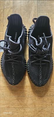 Nove Yeezy patike 38