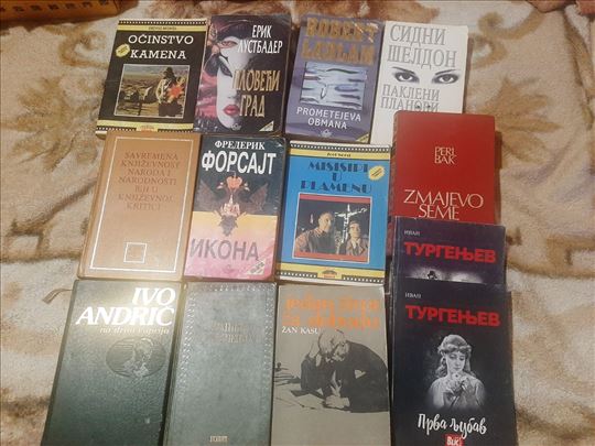 Razne knjige se prodaju u kompletu