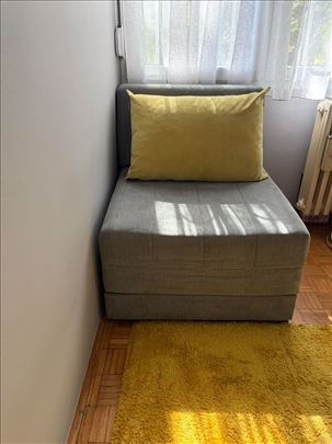 Dve fotelje na razvlacenje 