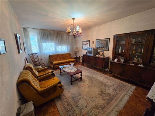 Trosoban stan 91 m² + 2 lođe, Konjarnik