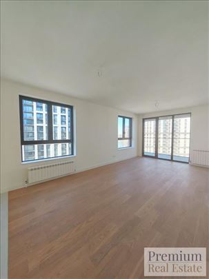 Beograd na vodi, Bw Iris, 79m2