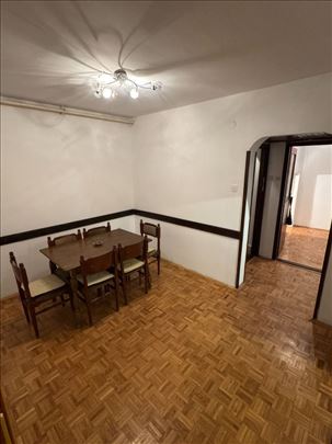 Mirijevo 3, crvena fasadna cigla, zdrav stan