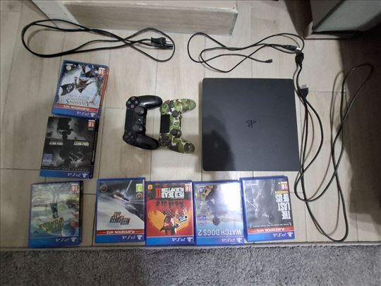Playstation 4 slim