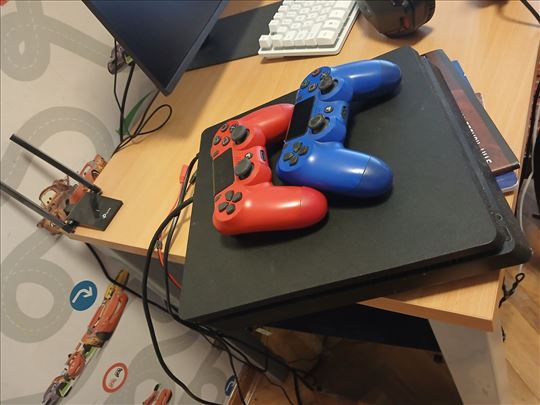 Sony playstation 4 slim+2 dzojstika+14 igrica