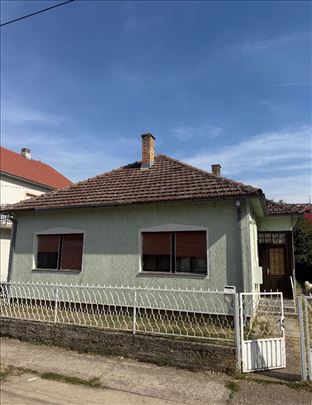 Stara Pazova, Njegoševa ulica,uknjižena kuća 160m2