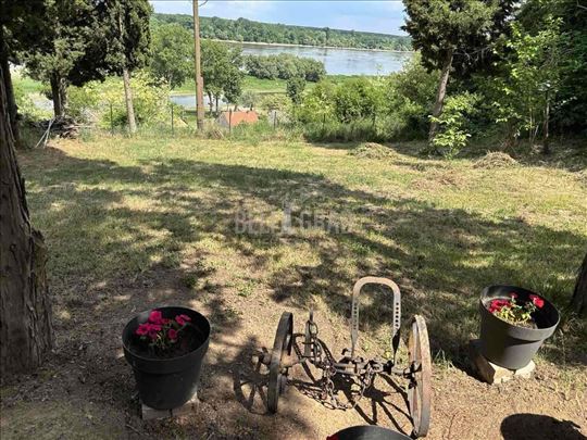 Stari Slankamen kućica za uživanje, pogled na reku