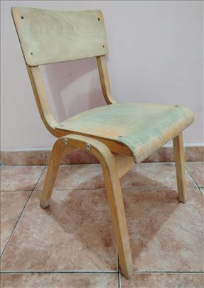 Stolica (stoličica) dečija drvena