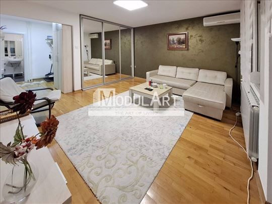Žarkovo, Julino brdo