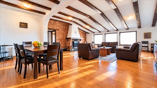Bigz,140m2, Svetao,Dvostran,Parking, Sređen,Pogled