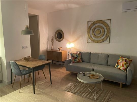 BW Aria| Studio 35m2 | Pogled na reku |