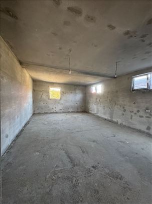 Kaluđerica, blizu Smederevca 81m2 (125m2)