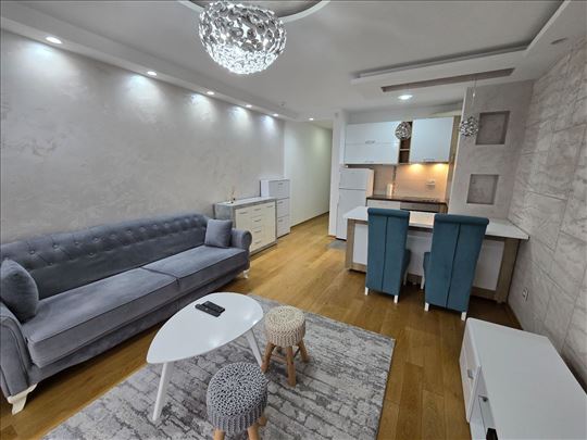 Lekino brdo-lux 2.0 stan sa garažom