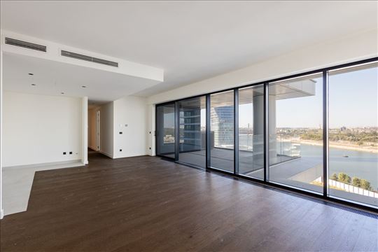 Luksuzan stan 148 m² u BW Perla, pogled na reku
