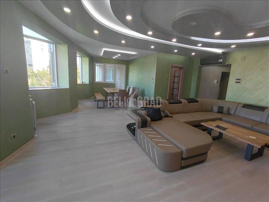 Lux, petosoban stan 154 m2, Filmski grad
