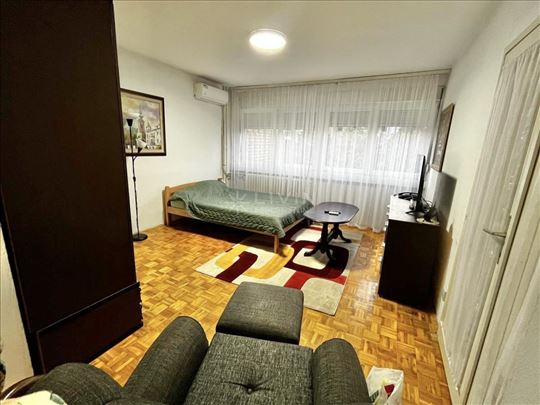 Odličan 1.5 stan 38 m² + terasa 3 m² – Mirijevo
