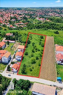 Plac za izgradnju kuća u nizu, 15 minuta od centra