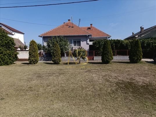 Ruma – Hrtkovci | Kuća sa dva pomoćna objekta na 6