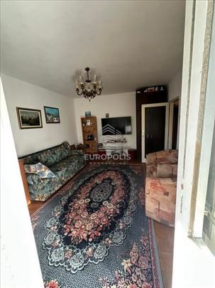 Trosoban stan 70 m² | Prvomajska | Zemun ID#10477