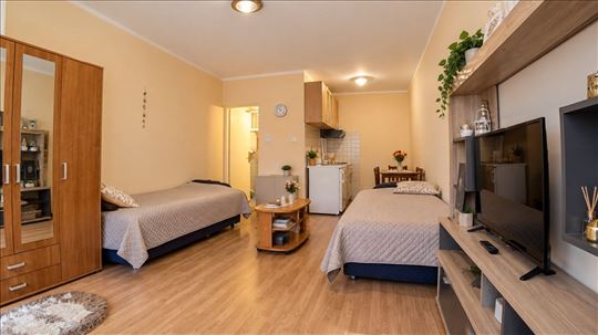 Zemun-Centar - garsonjera