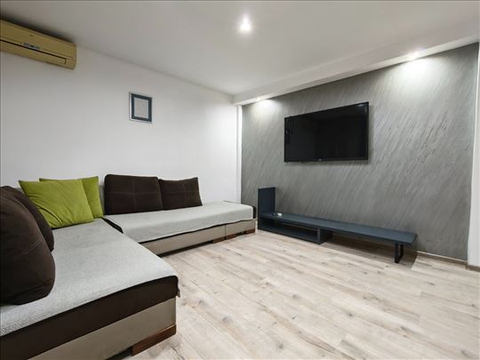 Blok 70, renoviran, funkcionalan, ID 26135
