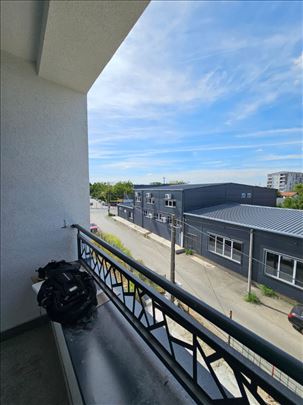 Borča stan novogradnja 42m2 + parking mesto 