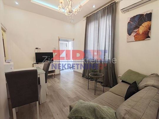 Centar, Kraljice Natalije, 51m2, 1/5, dozvoljeni 