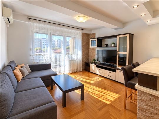 Centar(Stari grad)Budimska48m2,2.0-odličan stan