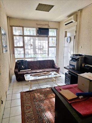 Čukarička padina, Mladena Mitrića, 61m2, lokal