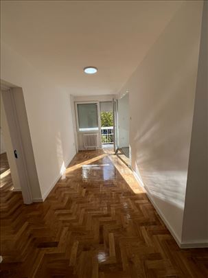 Detelinara trosobanstan 58m2 HITNO!