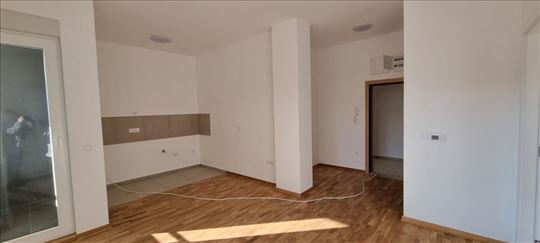 Dvosoban stan na Telepu, uknjižen, može kredit za