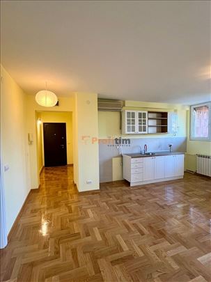 Olimp, 3,0, 61m2, IV, lep i konforan
