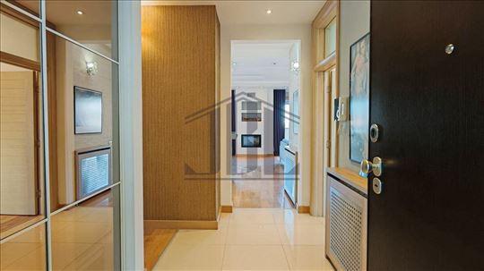 Stan za izdavanje, Centar, 220m2, ID 1034-1